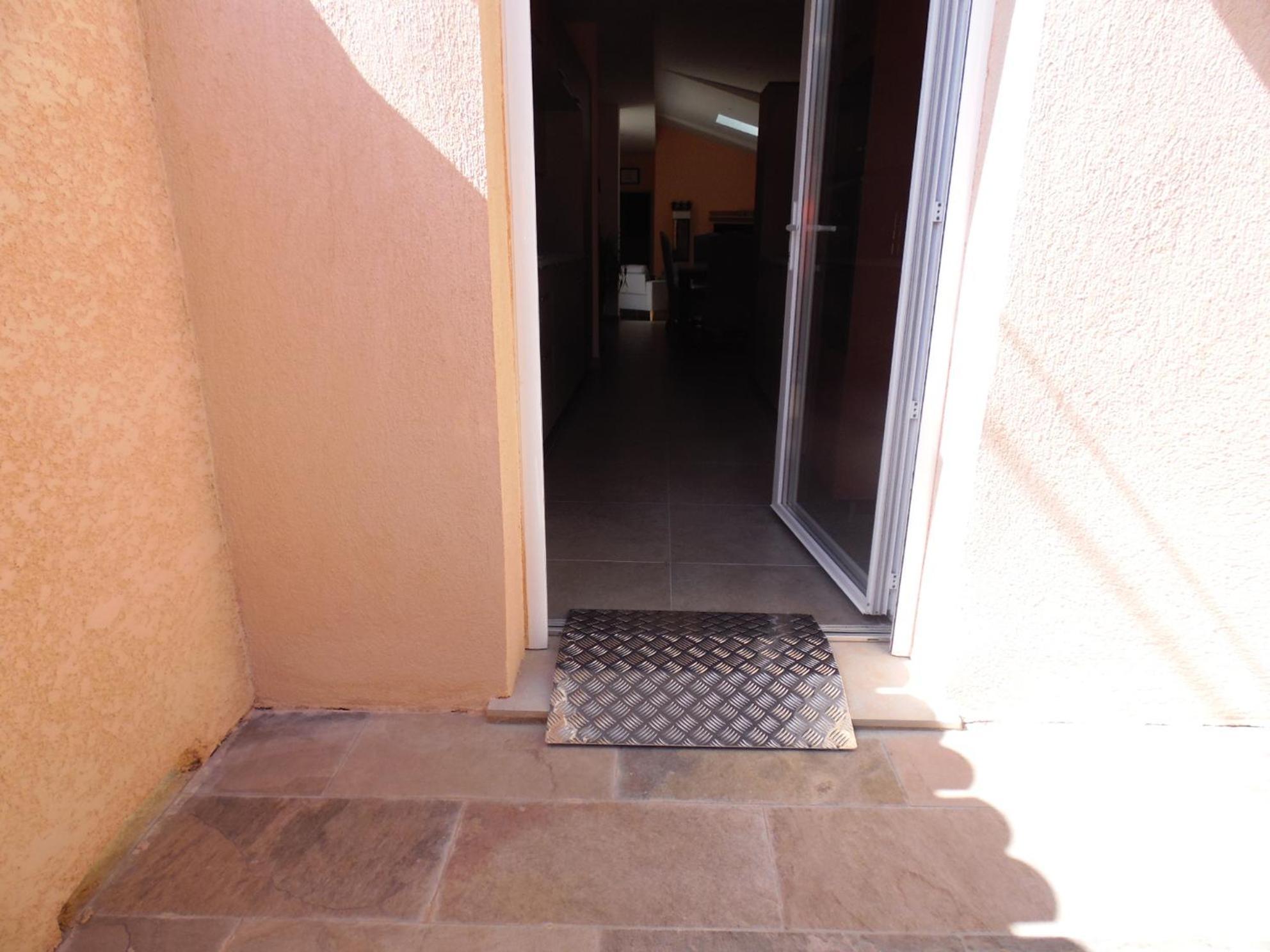 O Chris: Spacious Marseille Retreat With Terraces And *