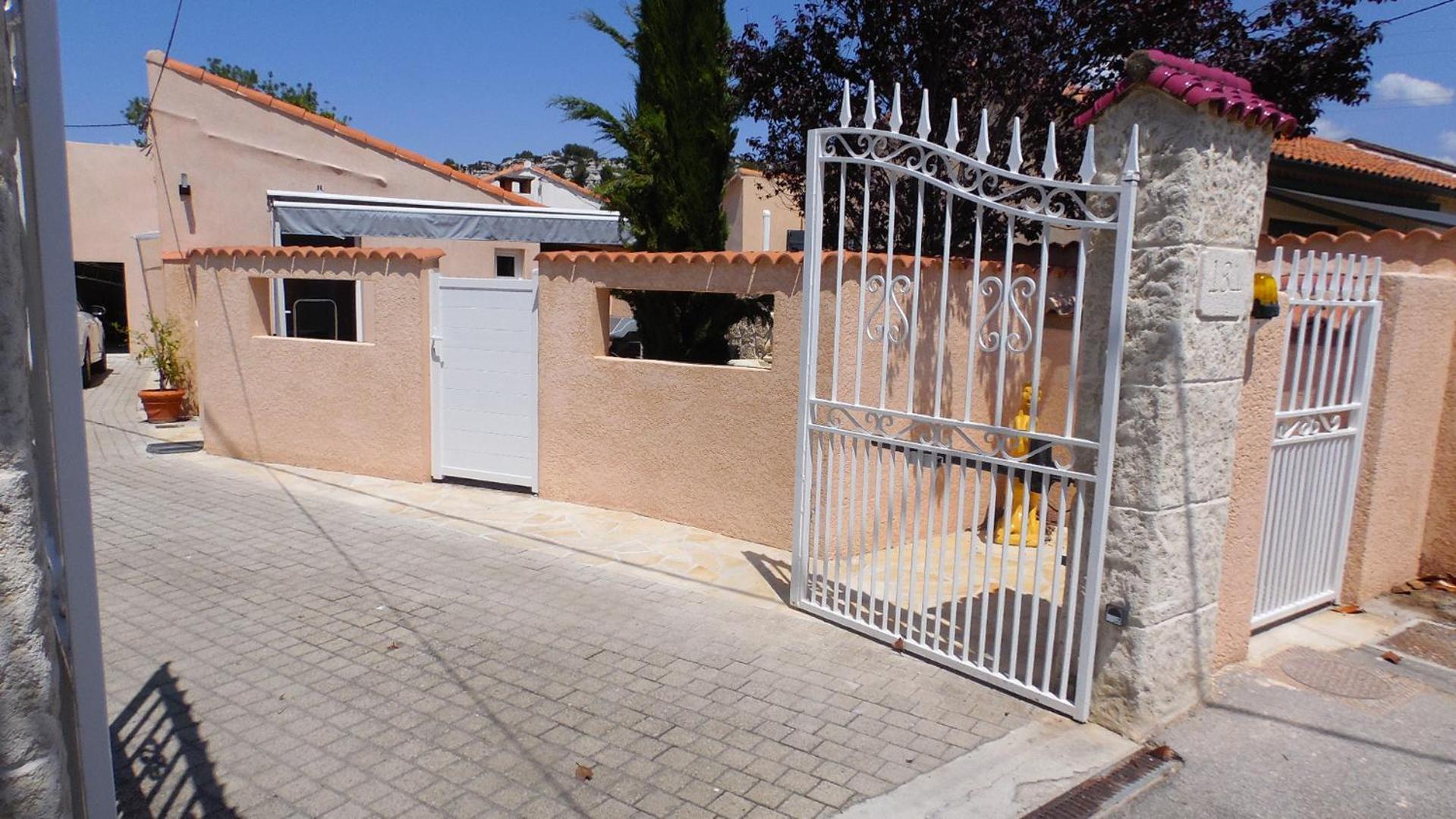 O Chris: Spacious Marseille Retreat With Terraces And * Saint-Victoret
