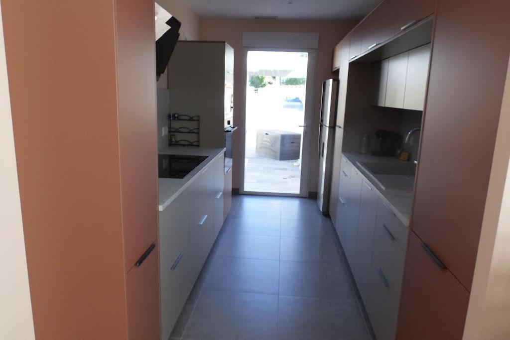 O Chris Spacieuse, 2 Terrasses, 1 Spa, A 15 Mn De Marseille, De La Cote Bleu Et Aix En Provence